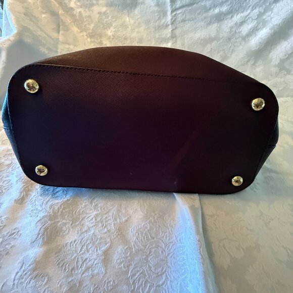 Michael Kors Jet Set Tote - Picture 7 of 8